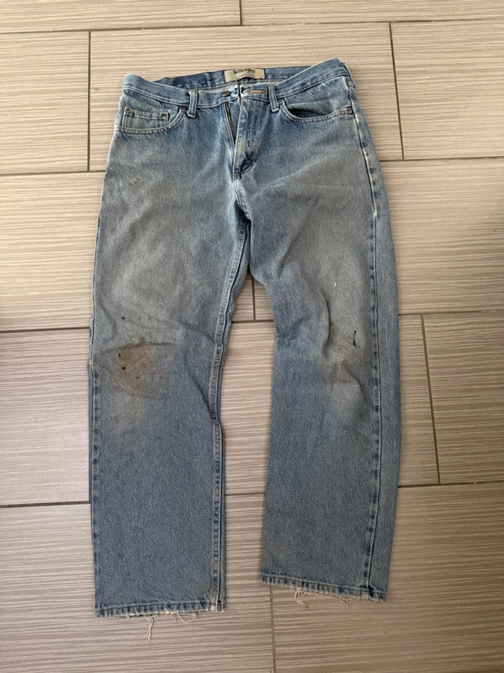 Wrangler Well Worn Work Jeans - Stains & Fraying. Size 33x30.